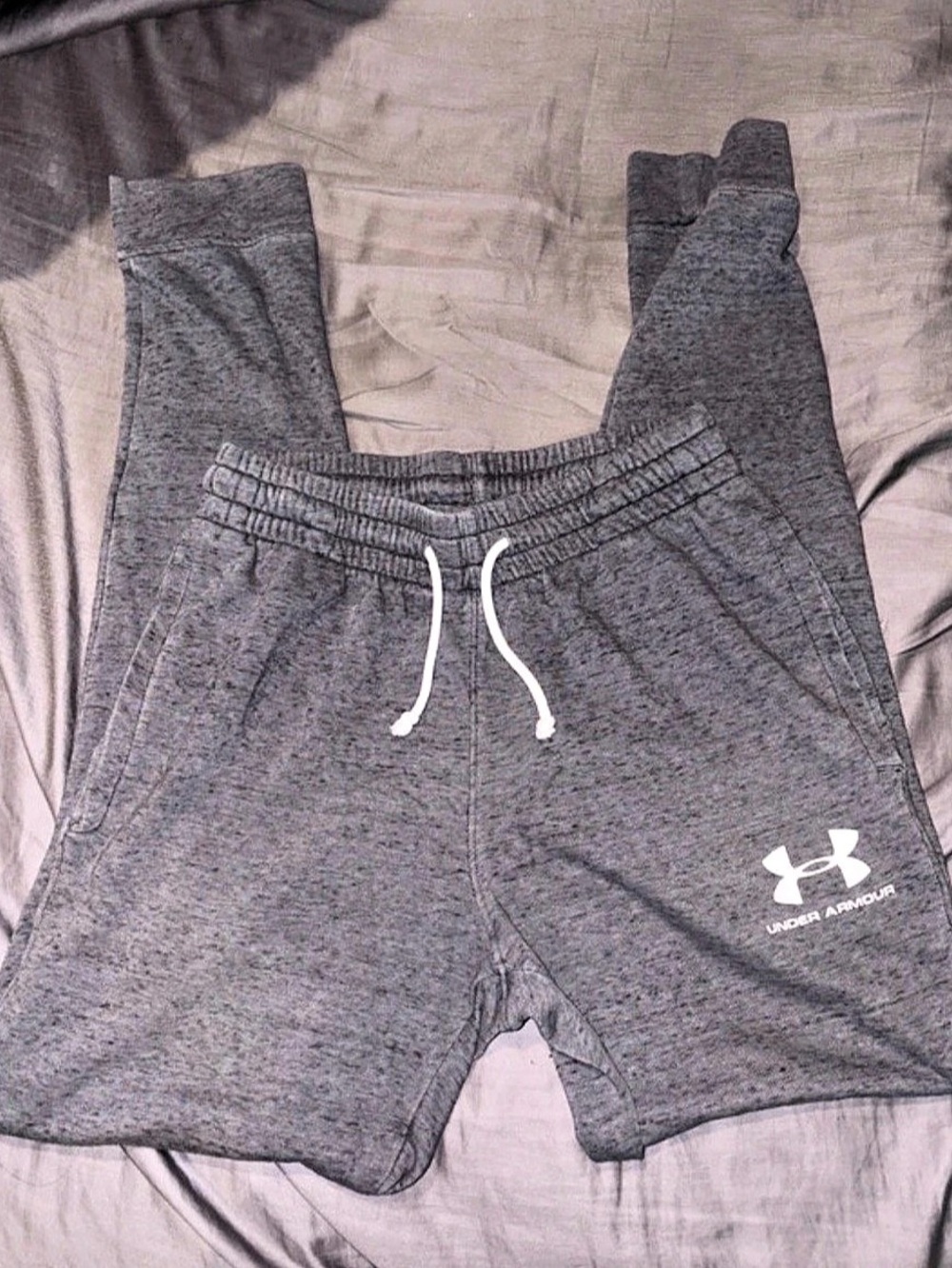 UA  Gray Athletic joggers Like New